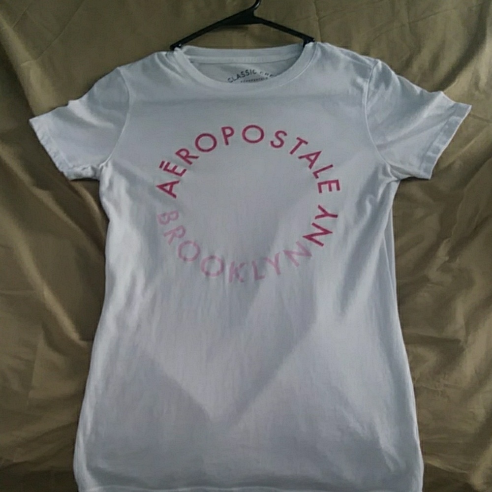 white Aeropostale shirt